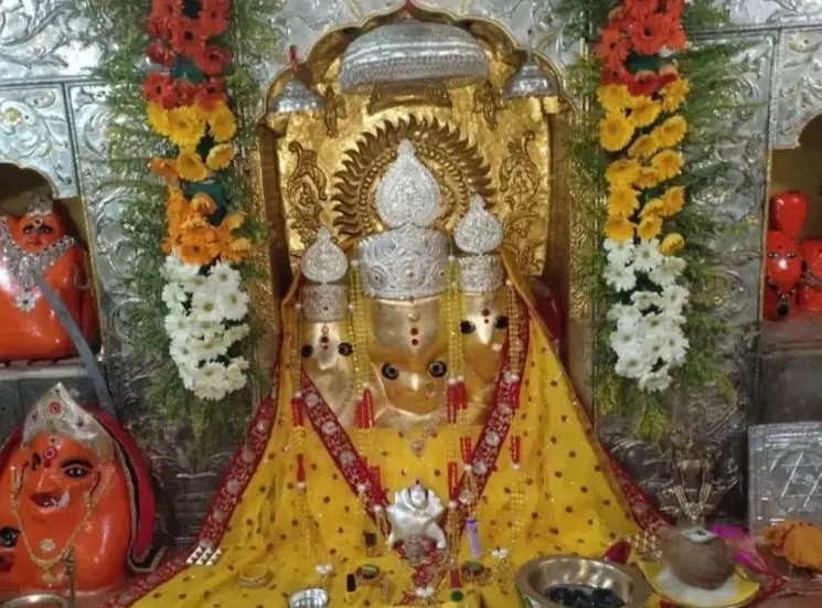 Datia Pitambara Peeth Mandir Timing​